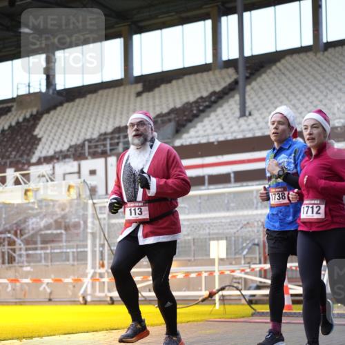 07.12.2025 - St. Pauli X-Mass-Run No. 15 Patografie http://msf.ph/oto/9375705 07.12.2025 10:04:11 Ziel 113, 1291, 1302, 1712, 1738, 2454, 3188 meine-sportfotos.de