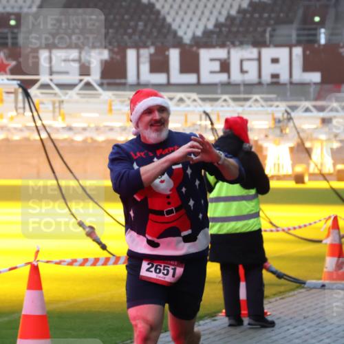 07.12.2025 - St. Pauli X-Mass-Run No. 15 Luisa Fischer http://msf.ph/oto/9375706 07.12.2025 09:54:18 Ziel 2651, 96, 115, 1598, 2651, 4050, 4061, 4062 meine-sportfotos.de