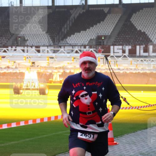 07.12.2025 - St. Pauli X-Mass-Run No. 15 Luisa Fischer http://msf.ph/oto/9375713 07.12.2025 09:54:20 Ziel 2651, 96, 115, 1598, 2651, 2900, 3338, 4050, 4061, 4062 meine-sportfotos.de