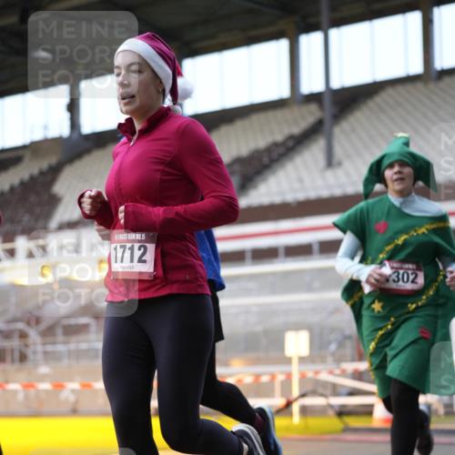 07.12.2025 - St. Pauli X-Mass-Run No. 15 Patografie http://msf.ph/oto/9375717 07.12.2025 10:04:12 Ziel 113, 1291, 1302, 1712, 1738, 2454, 3188 meine-sportfotos.de