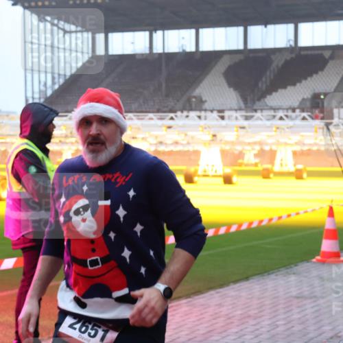 07.12.2025 - St. Pauli X-Mass-Run No. 15 Luisa Fischer http://msf.ph/oto/9375718 07.12.2025 09:54:21 Ziel 2651, 1, 96, 115, 1598, 2651, 2900, 3338, 4050, 4061, 4062 meine-sportfotos.de