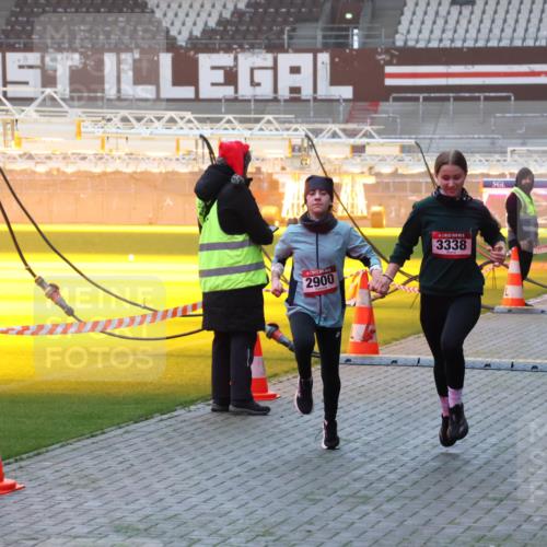 07.12.2025 - St. Pauli X-Mass-Run No. 15 Luisa Fischer http://msf.ph/oto/9375724 07.12.2025 09:54:25 Ziel 2900, 3338, 96, 115, 1375, 1598, 2651, 2900, 3338, 4050, 4061, 4062 meine-sportfotos.de