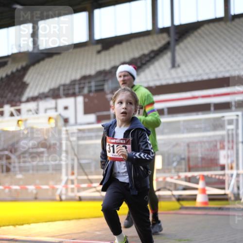 07.12.2025 - St. Pauli X-Mass-Run No. 15 Patografie http://msf.ph/oto/9375740 07.12.2025 10:04:15 Ziel 113, 1291, 1302, 1712, 1738, 2454, 3188, 4673 meine-sportfotos.de