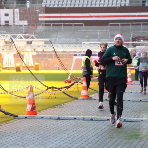 07.12.2025 - St. Pauli X-Mass-Run No. 15 Luisa Fischer http://msf.ph/oto/9375743 07.12.2025 09:54:38 Ziel 2133, 1375, 2036, 1375, 1598, 2036, 2133, 2209, 2651, 2900, 3310, 3338, 4050, 4061, 4062 meine-sportfotos.de