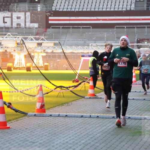 07.12.2025 - St. Pauli X-Mass-Run No. 15 Luisa Fischer http://msf.ph/oto/9375746 07.12.2025 09:54:39 Ziel 2133, 1375, 50, 2036, 1375, 1598, 2036, 2133, 2209, 2651, 2900, 3310, 3338, 4061, 4062 meine-sportfotos.de