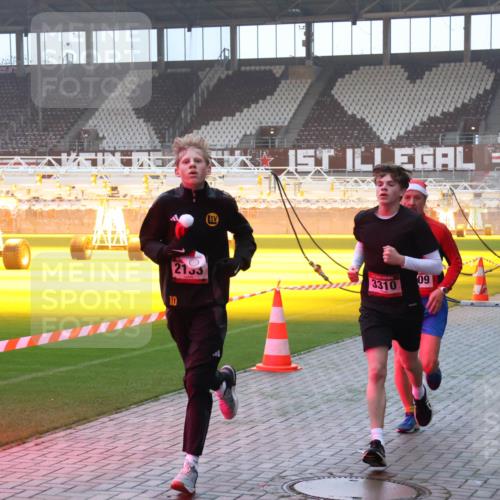 07.12.2025 - St. Pauli X-Mass-Run No. 15 Luisa Fischer http://msf.ph/oto/9375781 07.12.2025 09:54:44 Ziel 1, 10, 21, 09, 3310, 2036, 1375, 1598, 2036, 2133, 2209, 2651, 2900, 3310, 3338 meine-sportfotos.de
