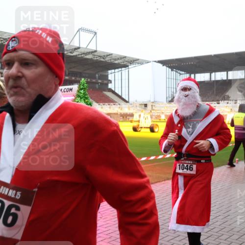 07.12.2025 - St. Pauli X-Mass-Run No. 15 Luisa Fischer http://msf.ph/oto/9375798 07.12.2025 11:06:09 Ziel 15, 1196, 5, 1046, 92, 199, 298, 300, 434, 659, 693, 831, 924, 925, 927, 929, 932, 944, 973, 1024, 1025, 1046, 1049, 1092, 1196, 1208, 1311, 1428, 1432, 1492, 1600, 1608, 1648, 1840, 1841, 2006, 2243, 2254, 2884, 3272, 3278 meine-sportfotos.de