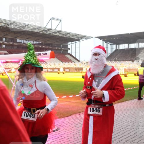 07.12.2025 - St. Pauli X-Mass-Run No. 15 Luisa Fischer http://msf.ph/oto/9375800 07.12.2025 11:06:09 Ziel 1049, 15, 1046, 92, 199, 298, 300, 434, 659, 693, 831, 924, 925, 927, 929, 932, 944, 973, 1024, 1025, 1046, 1049, 1092, 1196, 1208, 1311, 1428, 1432, 1492, 1600, 1608, 1648, 1840, 1841, 2006, 2243, 2254, 2884, 3272, 3278 meine-sportfotos.de