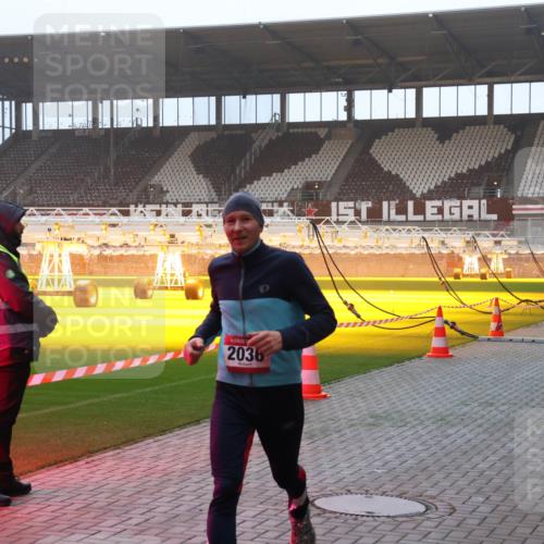 07.12.2025 - St. Pauli X-Mass-Run No. 15 Luisa Fischer http://msf.ph/oto/9375804 07.12.2025 09:54:48 Ziel 2036, 1375, 1375, 1598, 2036, 2133, 2209, 2651, 2900, 3310, 3338 meine-sportfotos.de