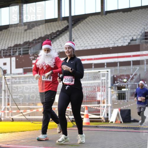 07.12.2025 - St. Pauli X-Mass-Run No. 15 Patografie http://msf.ph/oto/9375807 07.12.2025 10:04:29 Ziel 713, 1291, 1522, 1701, 1871, 2569, 2570, 3188, 3477, 3894, 3911, 4673 meine-sportfotos.de