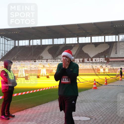 07.12.2025 - St. Pauli X-Mass-Run No. 15 Luisa Fischer http://msf.ph/oto/9375814 07.12.2025 09:54:52 Ziel 1375, 1375, 1655, 1722, 2036, 2133, 2209, 2651, 2703, 2900, 3310, 3338 meine-sportfotos.de