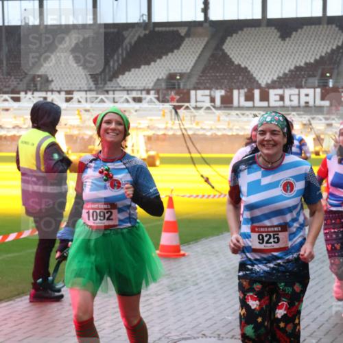 07.12.2025 - St. Pauli X-Mass-Run No. 15 Luisa Fischer http://msf.ph/oto/9375817 07.12.2025 11:06:17 Ziel 1092, 15, 925, 932, 92, 199, 298, 300, 402, 403, 434, 556, 659, 693, 831, 854, 858, 878, 920, 924, 925, 927, 929, 932, 944, 973, 1024, 1025, 1046, 1049, 1092, 1196, 1208, 1223, 1229, 1287, 1311, 1428, 1429, 1430, 1432, 1600, 1608, 1648, 1840, 1841, 2006, 2243, 2245, 2254, 2884, 3272, 3278, 4579, 4581, 4583, 4585, 4587 meine-sportfotos.de