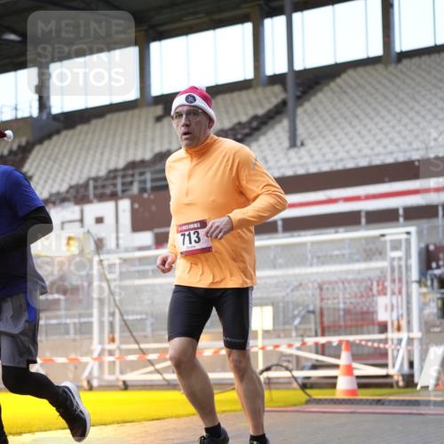 07.12.2025 - St. Pauli X-Mass-Run No. 15 Patografie http://msf.ph/oto/9375818 07.12.2025 10:04:32 Ziel 713, 1522, 1701, 1871, 2569, 2570, 3477, 3894, 3911, 4673 meine-sportfotos.de