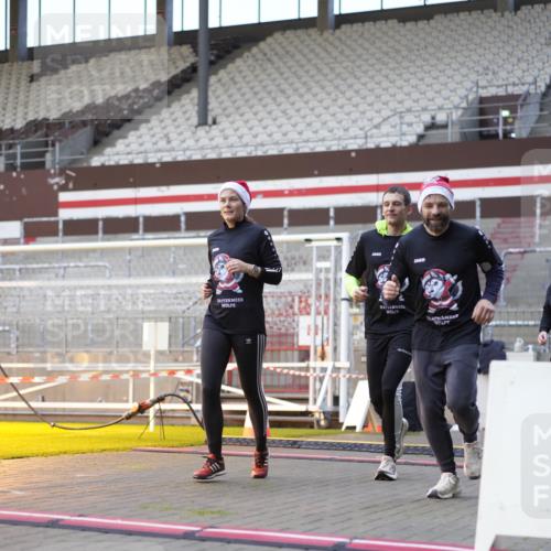 07.12.2025 - St. Pauli X-Mass-Run No. 15 Patografie http://msf.ph/oto/9375831 07.12.2025 10:04:36 Ziel 713, 1522, 1701, 1871, 2569, 2570, 3477, 3894, 3911, 4080, 4553, 4557 meine-sportfotos.de