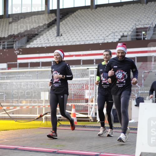 07.12.2025 - St. Pauli X-Mass-Run No. 15 Patografie http://msf.ph/oto/9375836 07.12.2025 10:04:36 Ziel 713, 1522, 1701, 1871, 2569, 2570, 3477, 3894, 3911, 4080, 4553, 4557 meine-sportfotos.de
