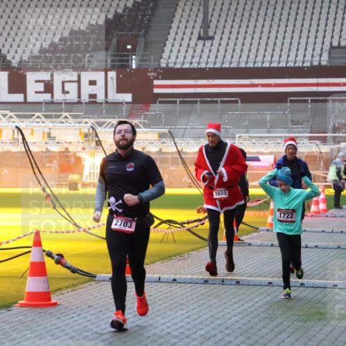 07.12.2025 - St. Pauli X-Mass-Run No. 15 Luisa Fischer http://msf.ph/oto/9375839 07.12.2025 09:55:03 Ziel 2703, 1655, 1722, 1375, 1649, 1655, 1722, 2036, 2133, 2209, 2703, 2900, 3310, 3338 meine-sportfotos.de