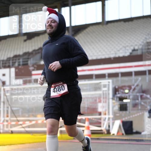 07.12.2025 - St. Pauli X-Mass-Run No. 15 Patografie http://msf.ph/oto/9375872 07.12.2025 10:04:38 Ziel 713, 1217, 1522, 1701, 2569, 2570, 3477, 3894, 3911, 4080, 4553, 4557 meine-sportfotos.de