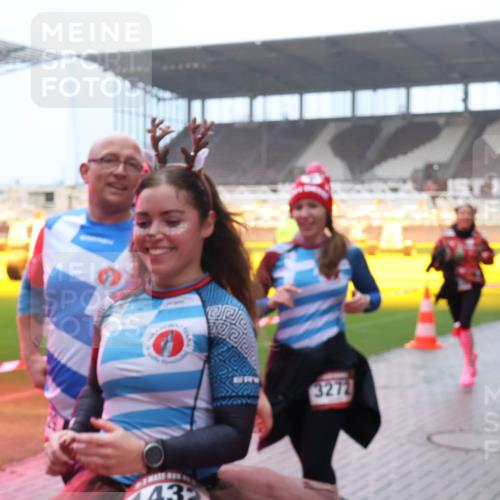 07.12.2025 - St. Pauli X-Mass-Run No. 15 Luisa Fischer http://msf.ph/oto/9375874 07.12.2025 11:06:23 Ziel 143, 3272, 92, 199, 204, 298, 300, 402, 403, 414, 556, 659, 693, 831, 854, 858, 878, 920, 924, 925, 927, 929, 932, 944, 973, 1024, 1025, 1046, 1049, 1092, 1196, 1208, 1223, 1229, 1287, 1403, 1428, 1429, 1430, 1432, 1608, 1648, 1840, 1841, 2006, 2243, 2245, 2254, 2884, 3272, 3278, 4579, 4581, 4583, 4585, 4587 meine-sportfotos.de