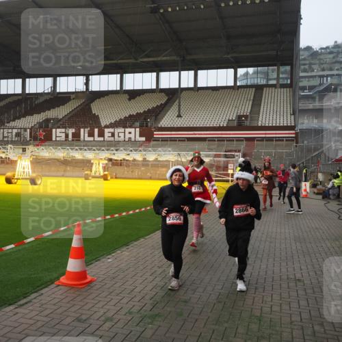 07.12.2025 - St. Pauli X-Mass-Run No. 15 Fabian Wolf http://msf.ph/oto/9375875 07.12.2025 10:05:04 Ziel 202, 210, 292, 699, 1973, 1991, 2168, 2249, 2856, 2866, 3307, 3311 meine-sportfotos.de