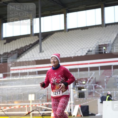 07.12.2025 - St. Pauli X-Mass-Run No. 15 Patografie http://msf.ph/oto/9375876 07.12.2025 10:04:44 Ziel 713, 1217, 2569, 2570, 3894, 4080, 4553, 4557 meine-sportfotos.de