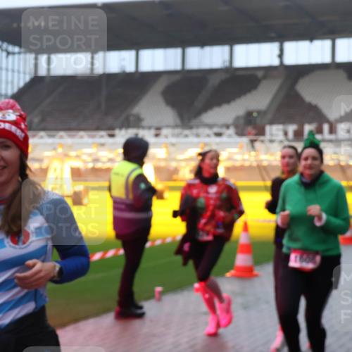 07.12.2025 - St. Pauli X-Mass-Run No. 15 Luisa Fischer http://msf.ph/oto/9375880 07.12.2025 11:06:24 Ziel 1608, 100, 1127, 92, 199, 204, 298, 300, 402, 403, 414, 556, 659, 693, 831, 854, 858, 878, 920, 924, 925, 927, 929, 932, 944, 973, 1024, 1025, 1046, 1049, 1092, 1196, 1208, 1223, 1229, 1287, 1403, 1428, 1429, 1430, 1432, 1608, 1648, 1840, 1841, 2006, 2243, 2245, 2254, 2884, 3272, 3278, 4579, 4581, 4583, 4585, 4587 meine-sportfotos.de