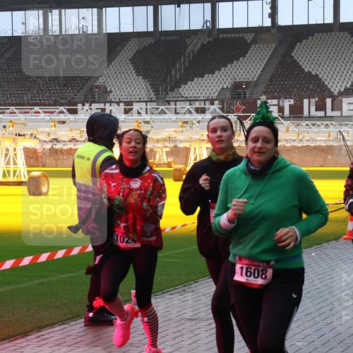 07.12.2025 - St. Pauli X-Mass-Run No. 15 Luisa Fischer http://msf.ph/oto/9375881 07.12.2025 11:06:24 Ziel 102, 1608, 1025, 92, 199, 204, 298, 300, 402, 403, 414, 556, 659, 693, 831, 854, 858, 878, 920, 924, 925, 927, 929, 932, 944, 973, 1024, 1025, 1046, 1049, 1092, 1196, 1208, 1223, 1229, 1287, 1403, 1428, 1429, 1430, 1432, 1608, 1648, 1840, 1841, 2006, 2243, 2245, 2254, 2884, 3272, 3278, 4579, 4581, 4583, 4585, 4587 meine-sportfotos.de
