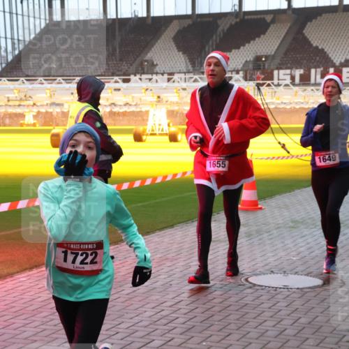 07.12.2025 - St. Pauli X-Mass-Run No. 15 Luisa Fischer http://msf.ph/oto/9375882 07.12.2025 09:55:09 Ziel 15, 1722, 1655, 1649, 1375, 1649, 1655, 1722, 2036, 2133, 2209, 2703, 3310, 4088 meine-sportfotos.de