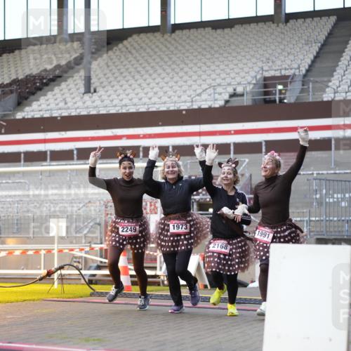 07.12.2025 - St. Pauli X-Mass-Run No. 15 Patografie http://msf.ph/oto/9375918 07.12.2025 10:04:51 Ziel 1217, 1973, 1991, 2168, 2249, 4080, 4553, 4557 meine-sportfotos.de