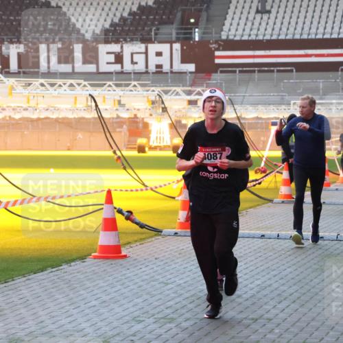 07.12.2025 - St. Pauli X-Mass-Run No. 15 Luisa Fischer http://msf.ph/oto/9375931 07.12.2025 09:55:27 Ziel 1087, 1101, 1113, 1649, 1655, 1722, 2703, 4087, 4088 meine-sportfotos.de