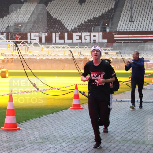 07.12.2025 - St. Pauli X-Mass-Run No. 15 Luisa Fischer http://msf.ph/oto/9375937 07.12.2025 09:55:27 Ziel 5, 4087, 110, 1101, 1113, 1649, 1655, 1722, 2703, 4087, 4088 meine-sportfotos.de