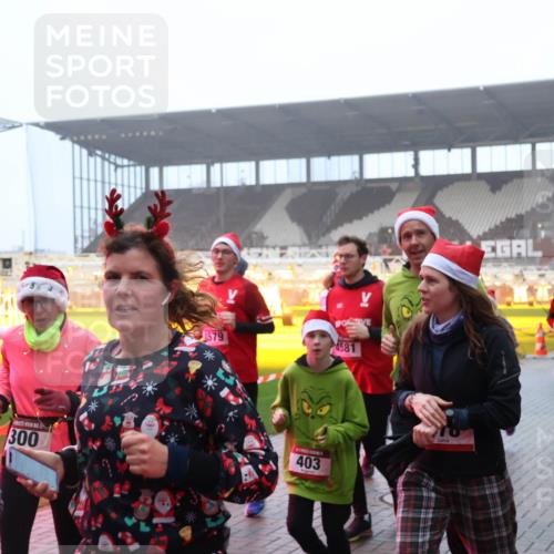 07.12.2025 - St. Pauli X-Mass-Run No. 15 Luisa Fischer http://msf.ph/oto/9375968 07.12.2025 11:06:42 Ziel 300, 579, 4581, 403, 10, 140, 92, 204, 298, 300, 402, 403, 414, 474, 486, 556, 659, 693, 854, 858, 878, 920, 924, 925, 927, 929, 944, 973, 1024, 1025, 1208, 1223, 1229, 1285, 1286, 1287, 1403, 1428, 1429, 1430, 1432, 1440, 1442, 1556, 1564, 1608, 1648, 2243, 2245, 3272, 3278, 4579, 4581, 4583, 4585, 4587 meine-sportfotos.de