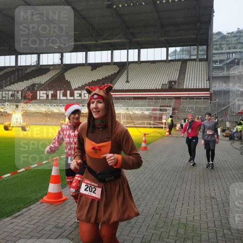 07.12.2025 - St. Pauli X-Mass-Run No. 15 Fabian Wolf http://msf.ph/oto/9375985 07.12.2025 10:05:08 Ziel 114, 202, 210, 292, 699, 1973, 1991, 2168, 2249, 2856, 2866, 3307, 3311 meine-sportfotos.de