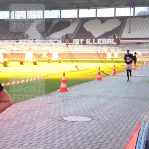 07.12.2025 - St. Pauli X-Mass-Run No. 15 Luisa Fischer http://msf.ph/oto/9375993 07.12.2025 09:55:35 Ziel 15, 1101, 1113, 1649, 1655, 1722, 2703, 4087, 4088 meine-sportfotos.de