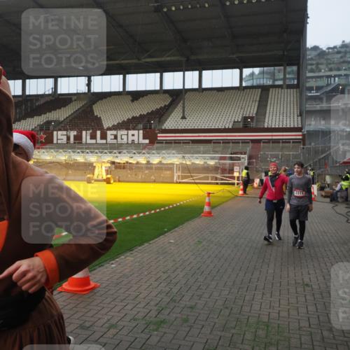 07.12.2025 - St. Pauli X-Mass-Run No. 15 Fabian Wolf http://msf.ph/oto/9375998 07.12.2025 10:05:09 Ziel 114, 202, 210, 292, 699, 1973, 1991, 2168, 2249, 2856, 2866, 3307, 3311 meine-sportfotos.de