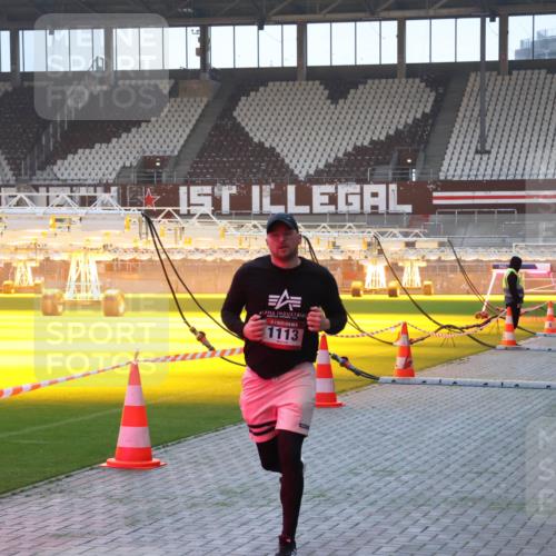 07.12.2025 - St. Pauli X-Mass-Run No. 15 Luisa Fischer http://msf.ph/oto/9376008 07.12.2025 09:55:38 Ziel 1113, 1101, 1113, 1649, 1655, 1722, 4087, 4088 meine-sportfotos.de