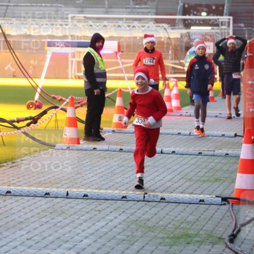 07.12.2025 - St. Pauli X-Mass-Run No. 15 Luisa Fischer http://msf.ph/oto/9376022 07.12.2025 09:56:17 Ziel 339, 1744, 153, 312, 1744, 3398 meine-sportfotos.de