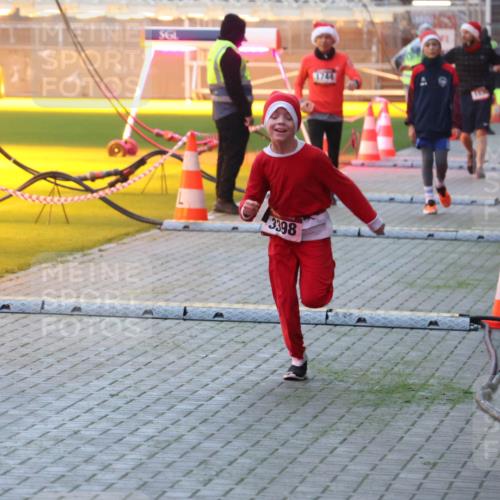 07.12.2025 - St. Pauli X-Mass-Run No. 15 Luisa Fischer http://msf.ph/oto/9376032 07.12.2025 09:56:18 Ziel 3398, 1744, 312, 1530, 1744, 3398 meine-sportfotos.de