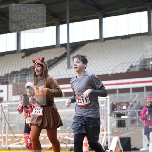 07.12.2025 - St. Pauli X-Mass-Run No. 15 Patografie http://msf.ph/oto/9376039 07.12.2025 10:05:00 Ziel 202, 210, 292, 699, 1973, 1991, 2168, 2249, 2856, 2866, 3307, 3311 meine-sportfotos.de