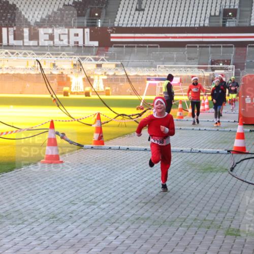 07.12.2025 - St. Pauli X-Mass-Run No. 15 Luisa Fischer http://msf.ph/oto/9376044 07.12.2025 09:56:19 Ziel 3398, 1744, 312, 1530, 1744, 3398 meine-sportfotos.de