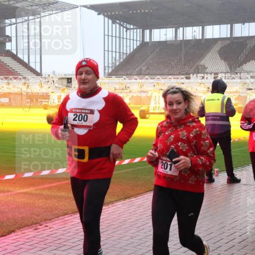 07.12.2025 - St. Pauli X-Mass-Run No. 15 Luisa Fischer http://msf.ph/oto/9376051 07.12.2025 11:07:11 Ziel 5, 200, 00, 201, 110, 4588, 10, 45, 359, 382, 474, 486, 565, 595, 1285, 1286, 1403, 1440, 1442, 1462, 1469, 1556, 1564, 1634, 1666, 1708, 1751, 1861, 4582, 4588 meine-sportfotos.de