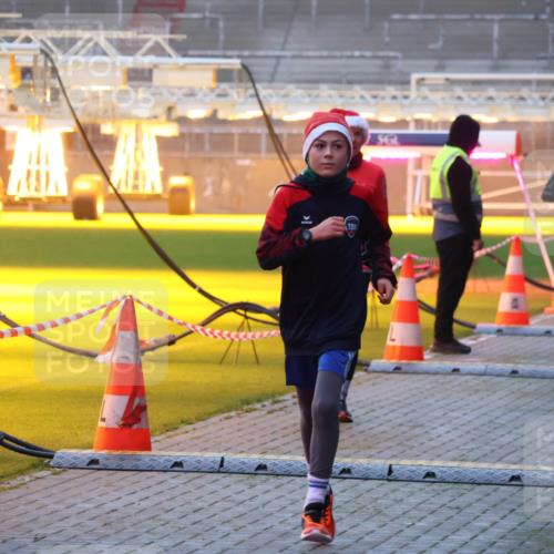 07.12.2025 - St. Pauli X-Mass-Run No. 15 Luisa Fischer http://msf.ph/oto/9376068 07.12.2025 09:56:27 Ziel 153, 312, 1483, 1530, 1744, 3398 meine-sportfotos.de