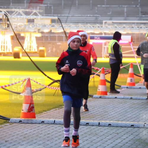 07.12.2025 - St. Pauli X-Mass-Run No. 15 Luisa Fischer http://msf.ph/oto/9376072 07.12.2025 09:56:27 Ziel 1530, 312, 1483, 1530, 1744, 3398 meine-sportfotos.de
