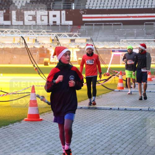 07.12.2025 - St. Pauli X-Mass-Run No. 15 Luisa Fischer http://msf.ph/oto/9376090 07.12.2025 09:56:29 Ziel 1744, 1483, 1530, 312, 1483, 1530, 1744, 3398 meine-sportfotos.de