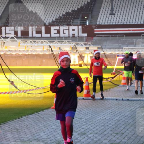 07.12.2025 - St. Pauli X-Mass-Run No. 15 Luisa Fischer http://msf.ph/oto/9376098 07.12.2025 09:56:30 Ziel 1744, 1483, 1530, 312, 1483, 1530, 1744, 3398 meine-sportfotos.de