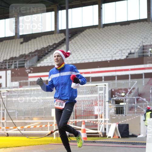 07.12.2025 - St. Pauli X-Mass-Run No. 15 Patografie http://msf.ph/oto/9376102 07.12.2025 10:05:09 Ziel 114, 202, 210, 292, 699, 1481, 1761, 2856, 2866, 3186, 3307, 3311 meine-sportfotos.de