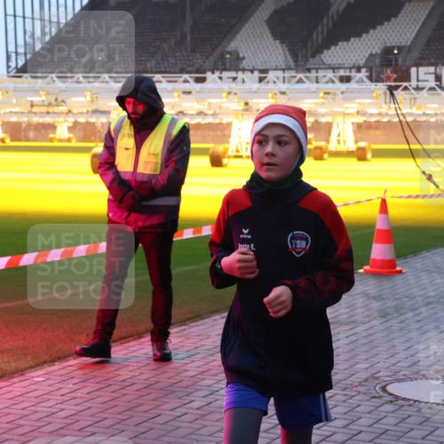 07.12.2025 - St. Pauli X-Mass-Run No. 15 Luisa Fischer http://msf.ph/oto/9376113 07.12.2025 09:56:33 Ziel 312, 1483, 1530, 1744, 3398 meine-sportfotos.de
