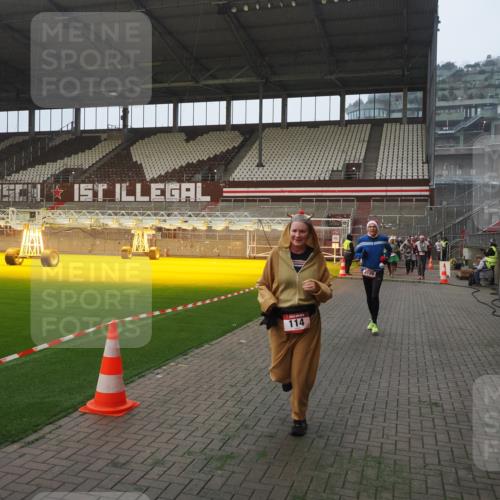 07.12.2025 - St. Pauli X-Mass-Run No. 15 Fabian Wolf http://msf.ph/oto/9376118 07.12.2025 10:05:15 Ziel 114, 202, 210, 292, 699, 1121, 1481, 1661, 1761, 2856, 2866, 3186, 3307, 3311, 4036 meine-sportfotos.de