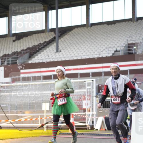 07.12.2025 - St. Pauli X-Mass-Run No. 15 Patografie http://msf.ph/oto/9376123 07.12.2025 10:05:13 Ziel 114, 202, 210, 292, 543, 668, 699, 950, 1121, 1481, 1661, 1761, 3186, 3307, 3311, 3386, 4036 meine-sportfotos.de