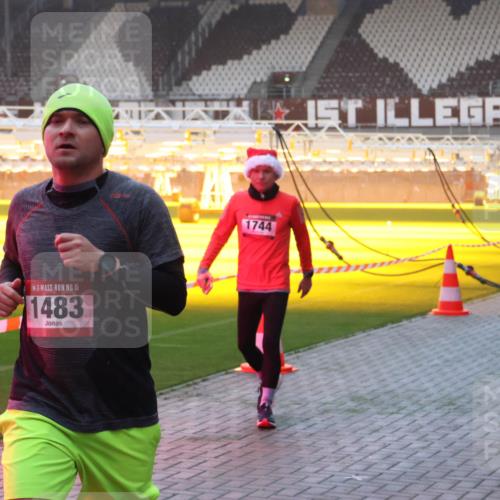 07.12.2025 - St. Pauli X-Mass-Run No. 15 Luisa Fischer http://msf.ph/oto/9376131 07.12.2025 09:56:39 Ziel 15, 1483, 1744, 1530, 312, 1483, 1530, 3255, 3398 meine-sportfotos.de