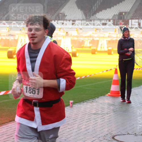07.12.2025 - St. Pauli X-Mass-Run No. 15 Luisa Fischer http://msf.ph/oto/9376140 07.12.2025 11:07:30 Ziel 1861, 62, 281, 342, 344, 359, 382, 476, 490, 565, 591, 595, 596, 603, 621, 622, 673, 688, 781, 1202, 1206, 1233, 1285, 1462, 1469, 1585, 1587, 1634, 1666, 1708, 1751, 1861, 1862, 2403, 4582, 4588, 5008 meine-sportfotos.de